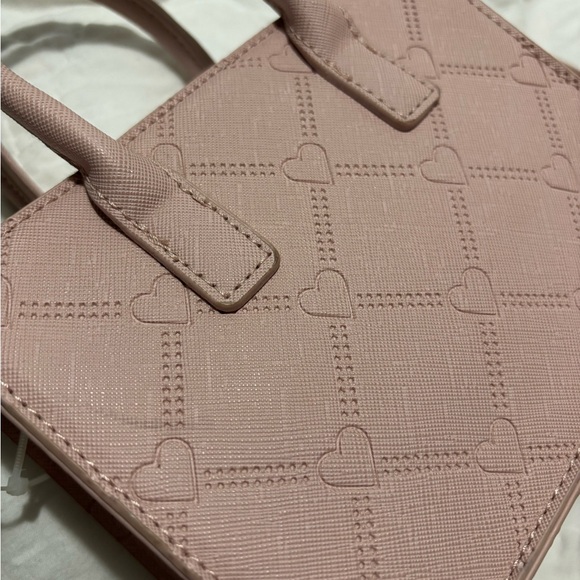 Heart Patterned Pink Handbag - Picture 4 of 5
